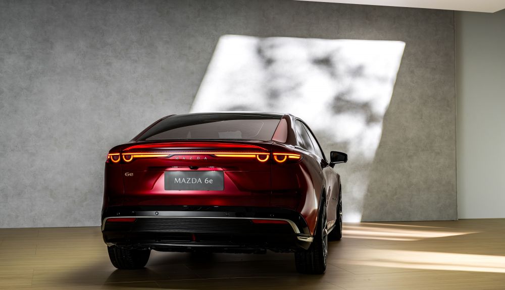 Mazda 6e