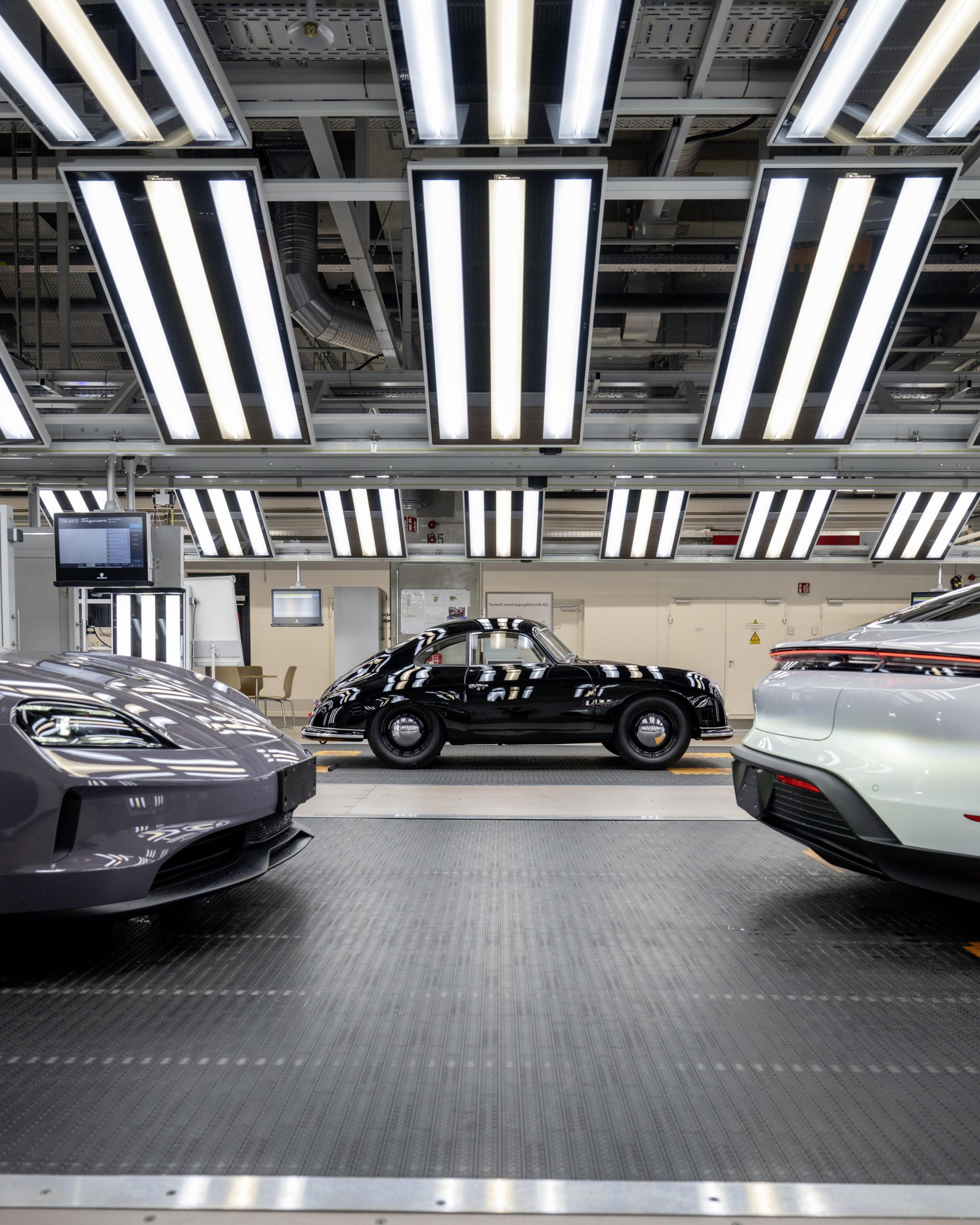  Zuffenhausen: 75 años fabricando autos Porsche