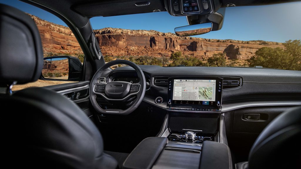 Interior Jeep Wagoneer Overland 2025