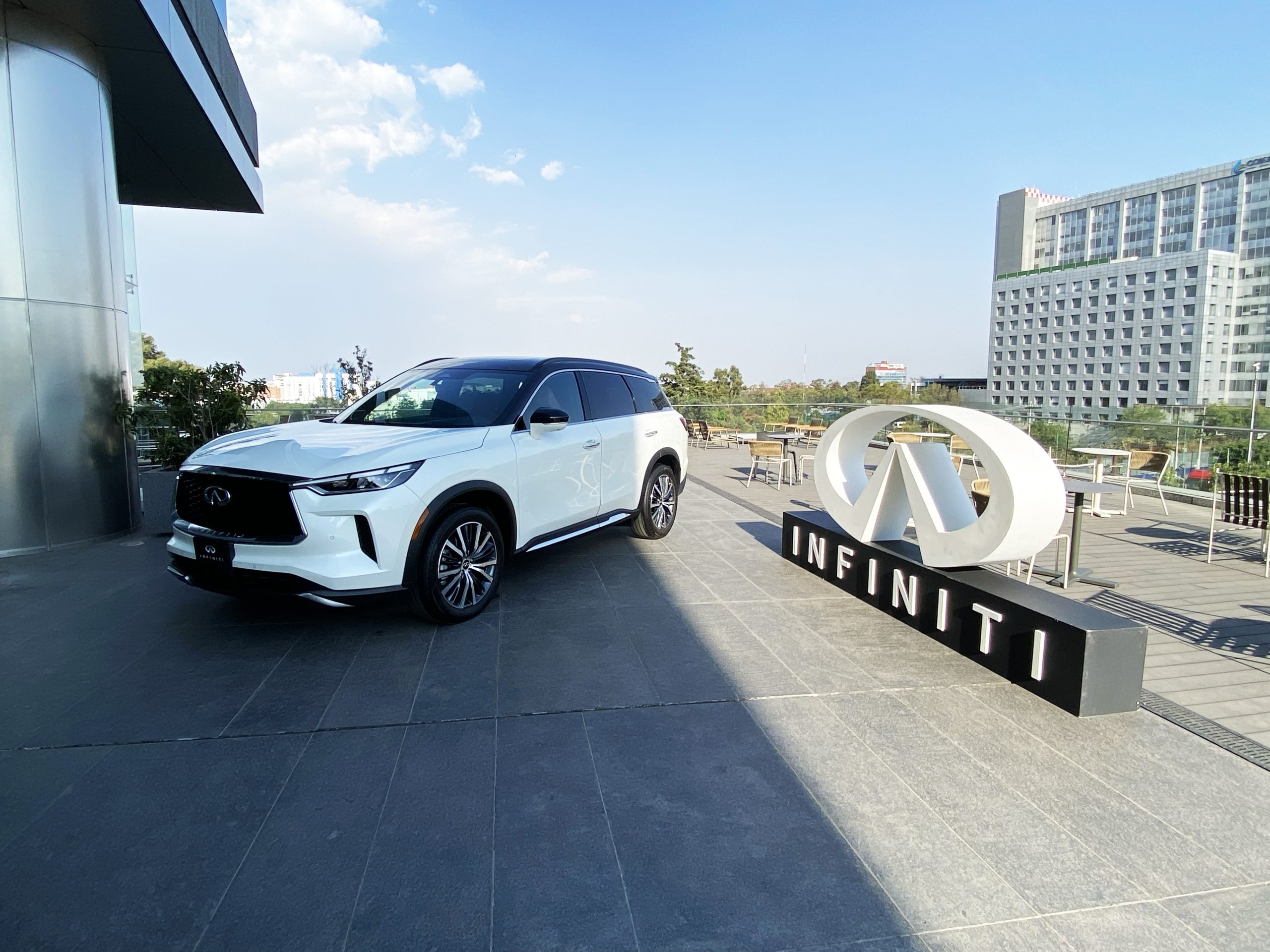 Infiniti colabora con Bárbara Anderson