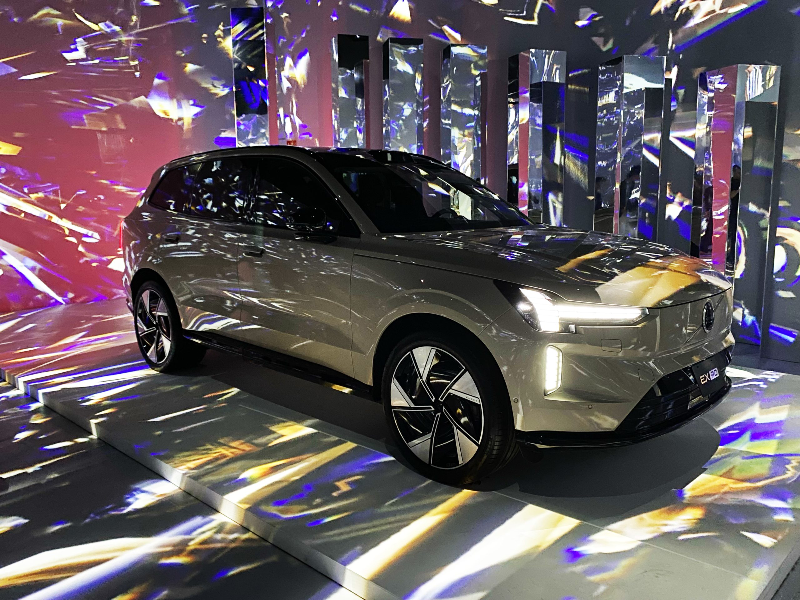 Volvo EX90