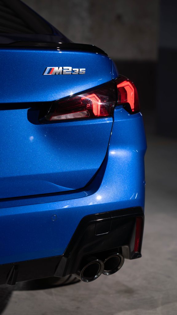 M235