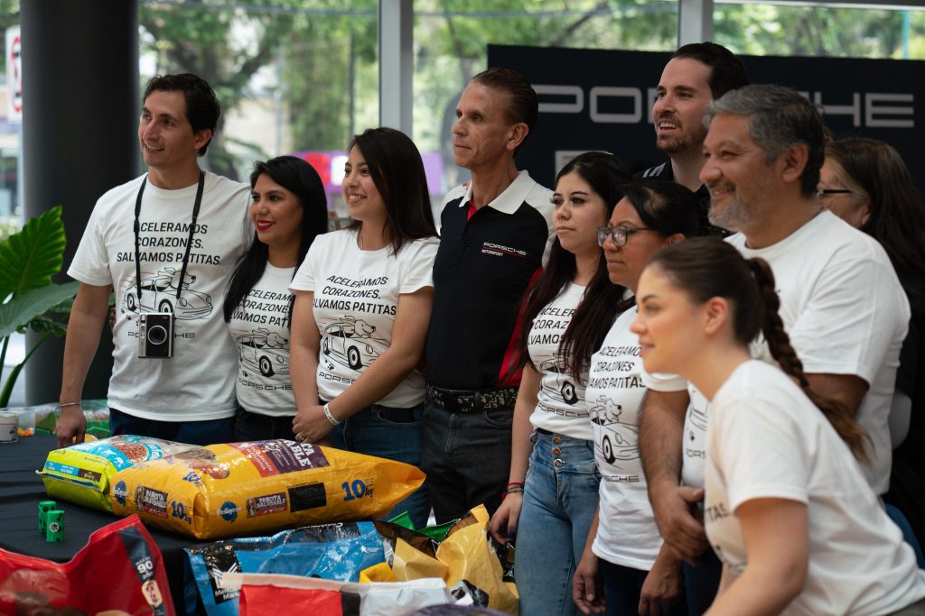 Día Mundial del Perro en Porsche