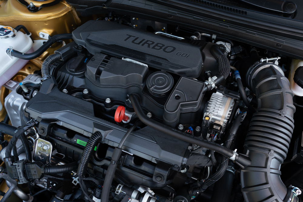 Motor Kia K4 Hatchback