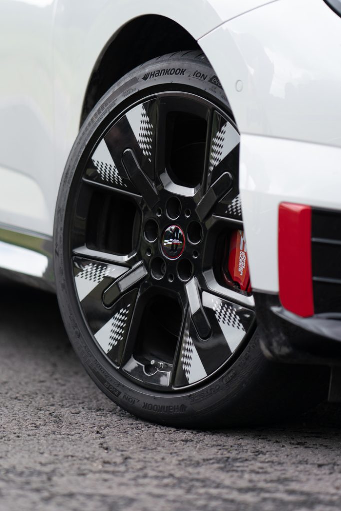 Rines MINI John Cooper Works eléctrico