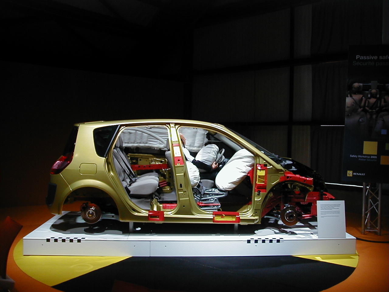 Bolsas de aire en centro de pruebas Renault (Francia) Foto: CRCavazos.