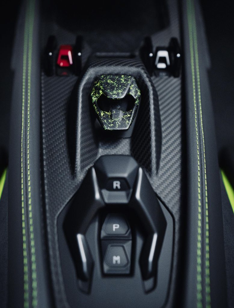 Botón de arranque con el acabado exterior.