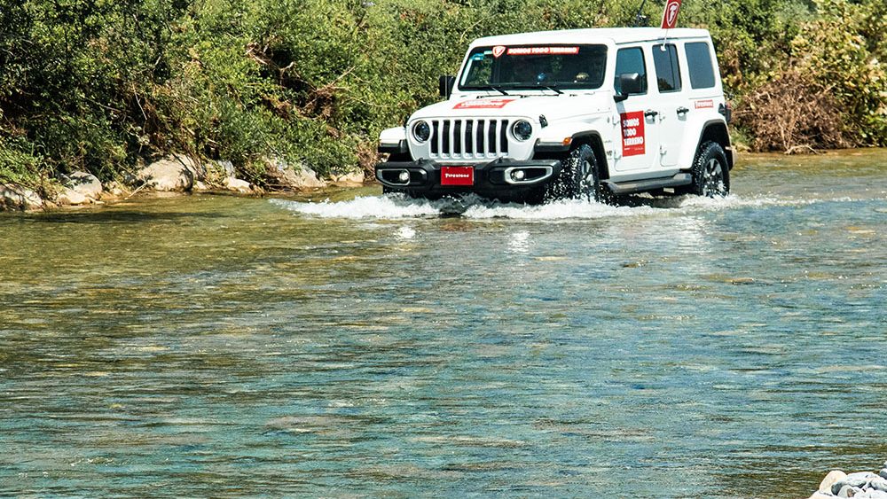 Los pasos de agua se resuelven con más confianza contando con snórkel.