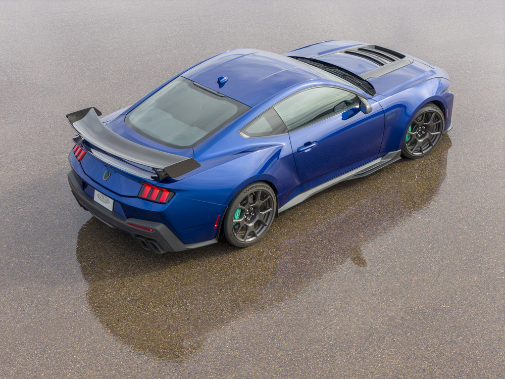 Mustang Dark Horse SC