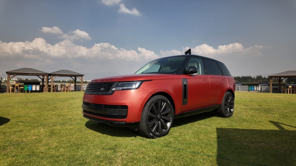 Range Rover SV Bespoke Santuario Edition