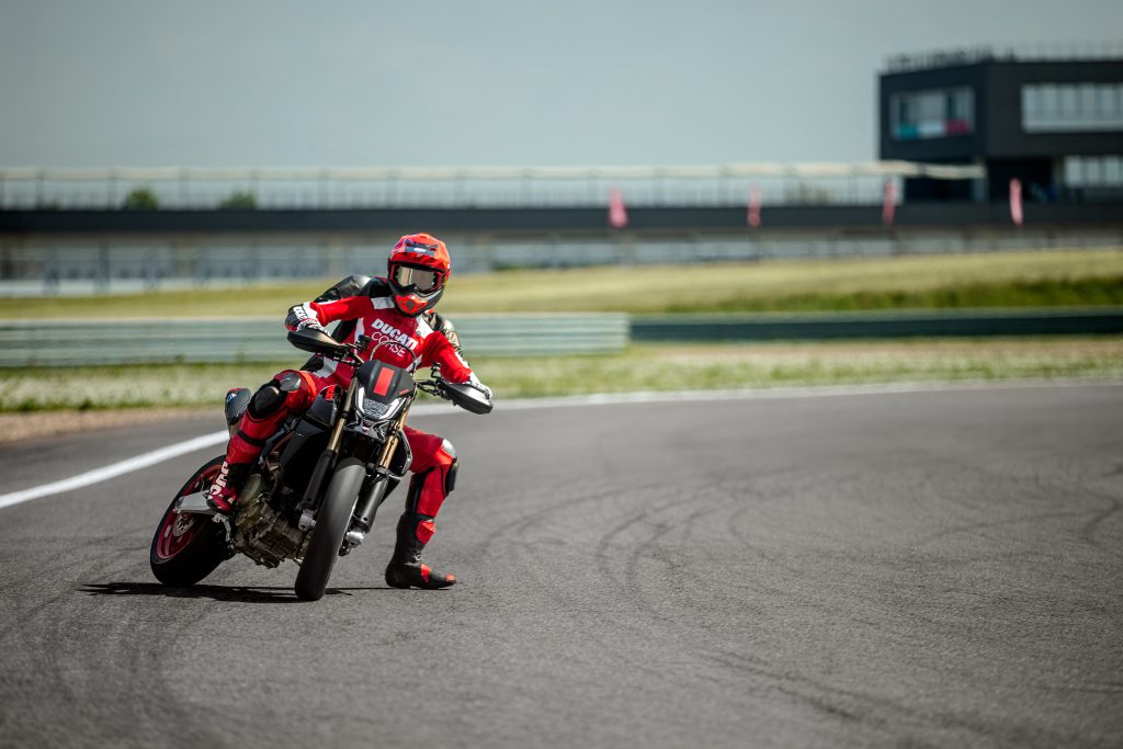 Ducati Hypermotard 698 Mono Nera